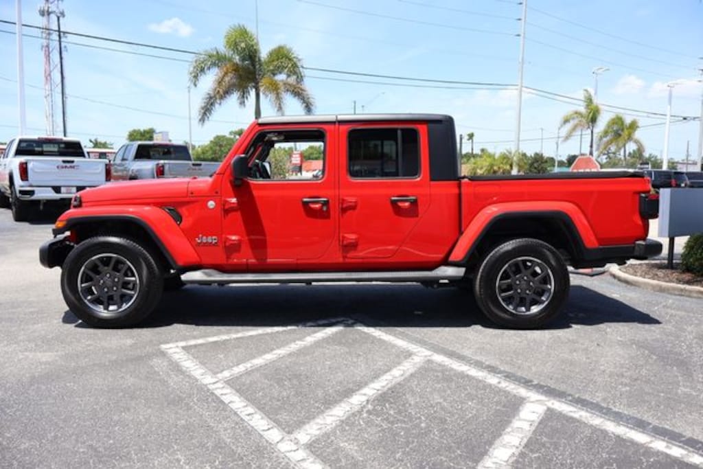 Used 2020 Jeep Gladiator Overland Truck