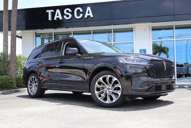 2025 Lincoln Aviator Premiere RWD's photo