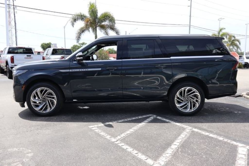 New 2026 Lincoln Navigator L Reserve SUV