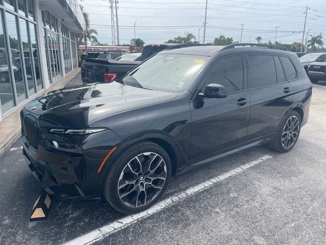 2025 BMW X7 xDrive40i's photo