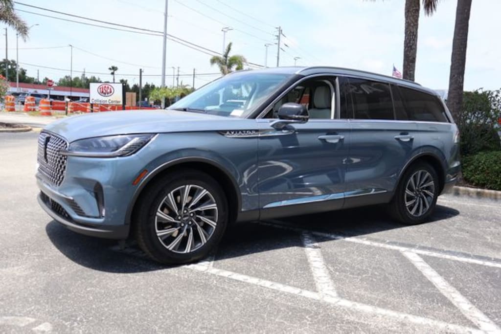 New 2026 Lincoln Aviator Premiere SUV