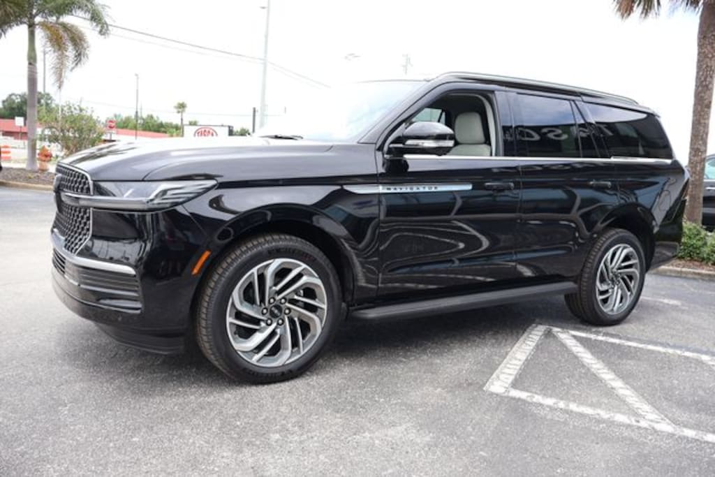 New 2026 Lincoln Navigator Premiere SUV