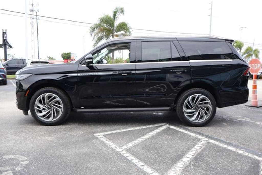 New 2026 Lincoln Navigator Premiere SUV