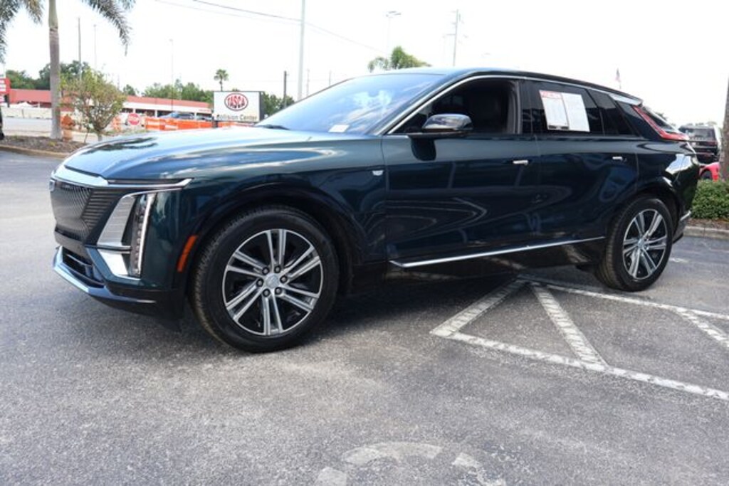 Used 2024 Cadillac Lyriq Luxury SUV