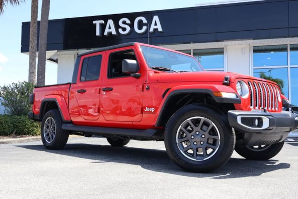 Used 2020 Jeep Gladiator Overland Truck
