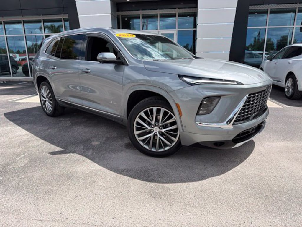 Used 2026 Buick Enclave Avenir SUV