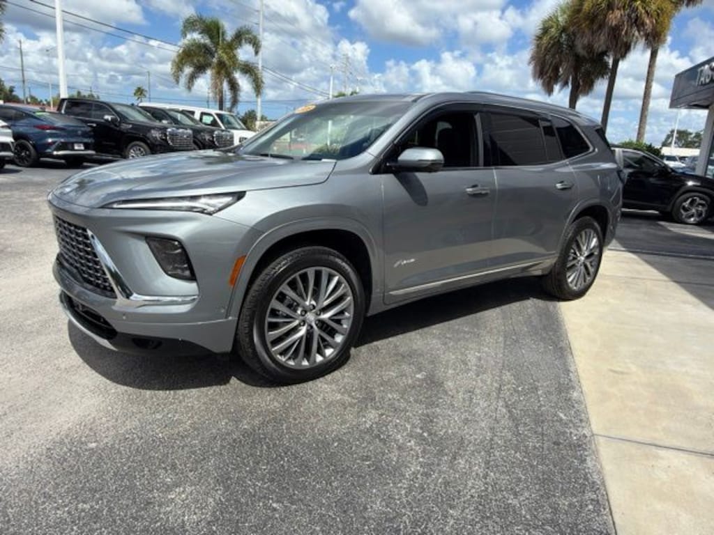 Used 2026 Buick Enclave Avenir SUV