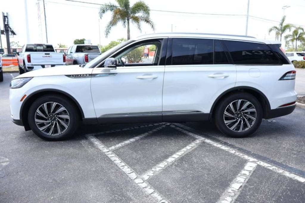 New 2026 Lincoln Aviator Premiere SUV