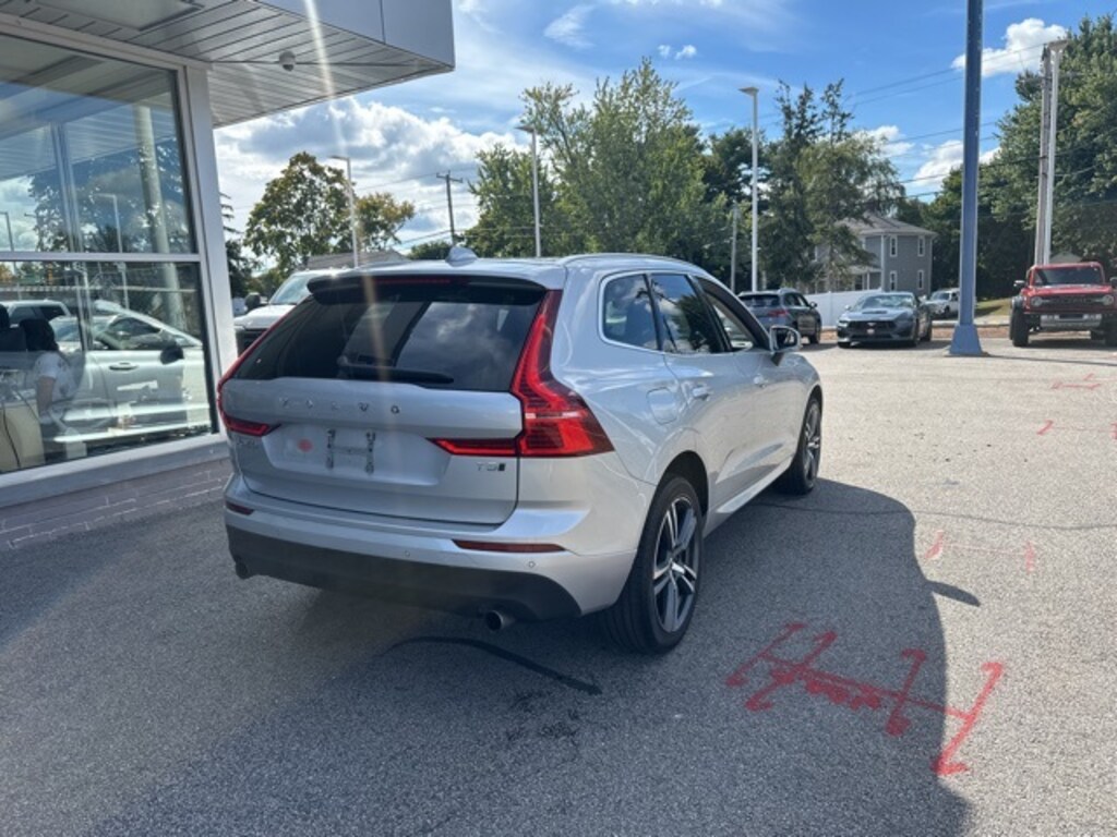 Used 2021 Volvo XC60 T5 Momentum SUV