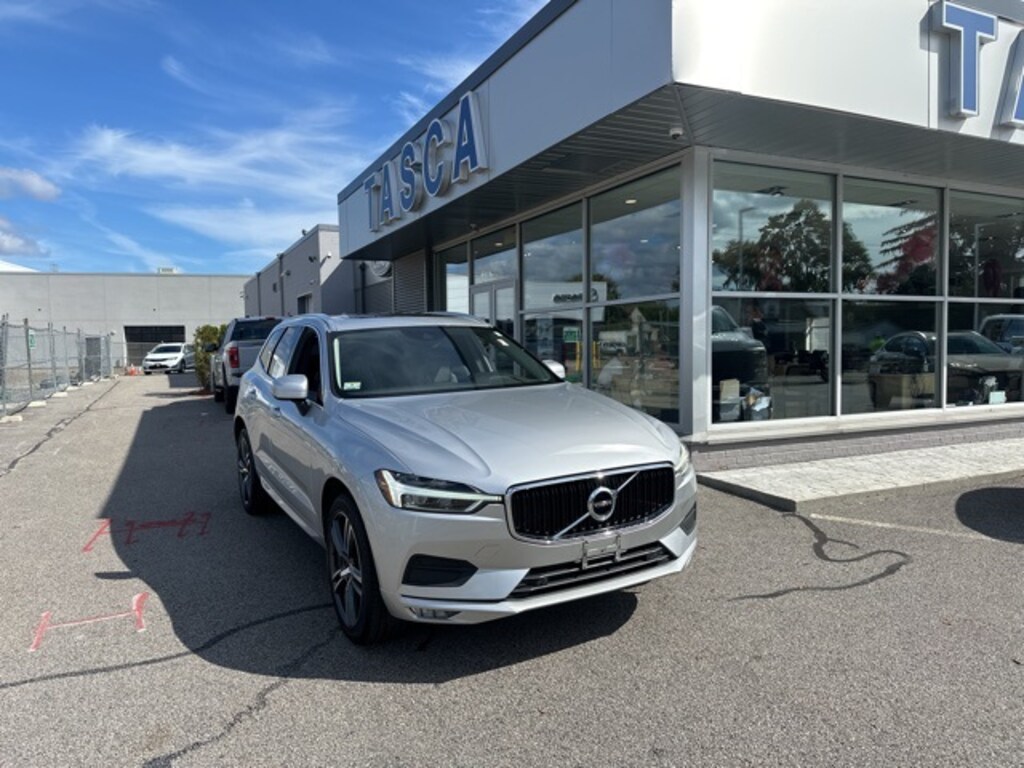 Used 2021 Volvo XC60 T5 Momentum SUV