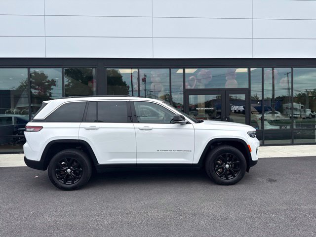 Used 2024 Jeep Grand Cherokee Limited SUV