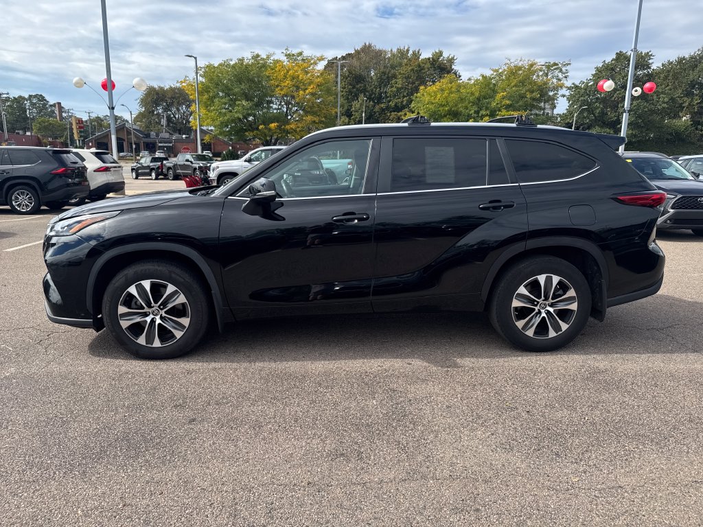 Used 2023 Toyota Highlander XLE SUV