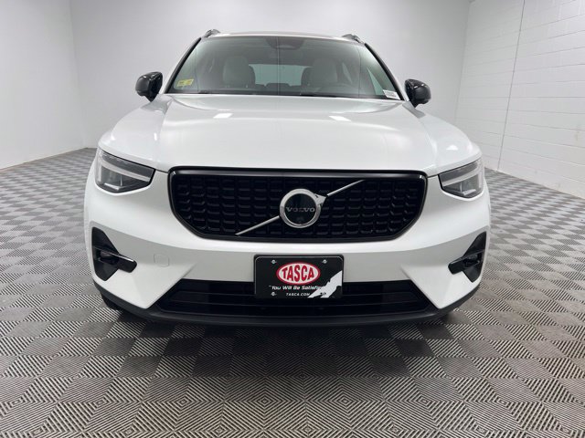 Used 2023 Volvo XC40 B5 Plus Dark Theme SUV