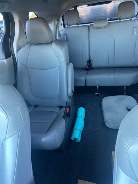 Used 2021 Toyota Sienna XLE Minivan/Van
