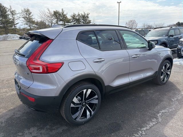 New 2026 Volvo XC40 B5 Ultra SUV