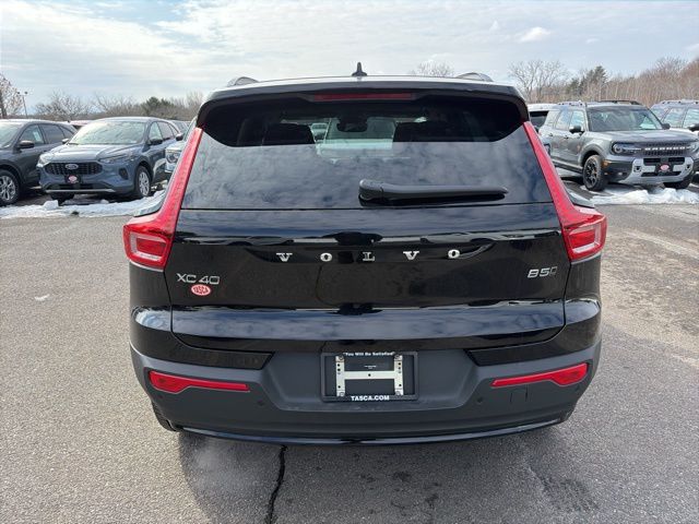 New 2026 Volvo XC40 B5 Plus SUV