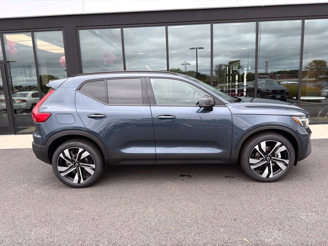New 2026 Volvo XC40 B5 Ultra SUV