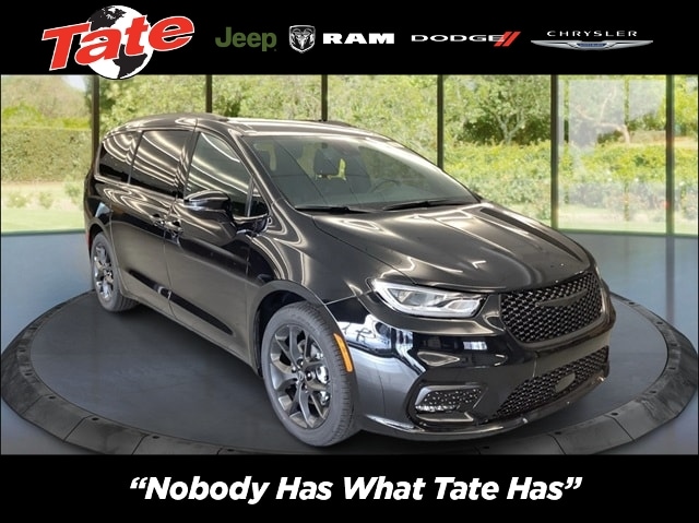 2026 Chrysler Pacifica Select's photo