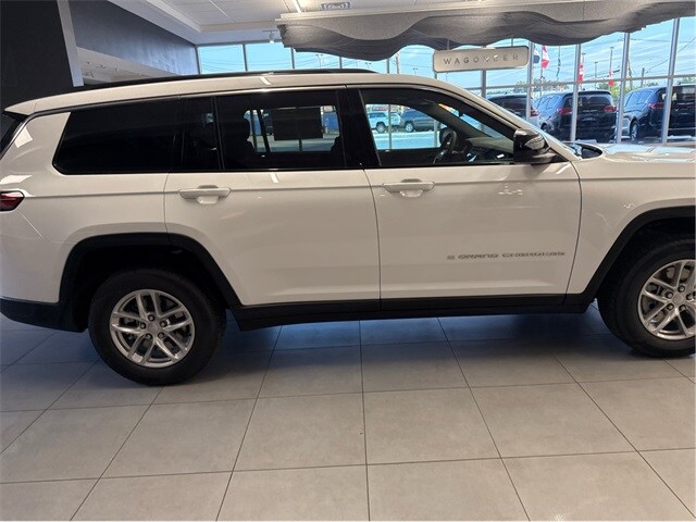 2025 Jeep Grand Cherokee Laredo photo 2