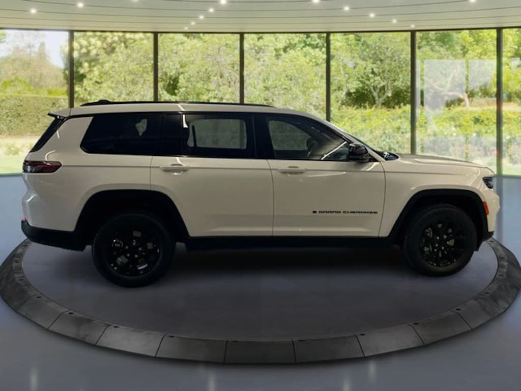 New 2025 Jeep Grand Cherokee L Altitude X Sport Utility