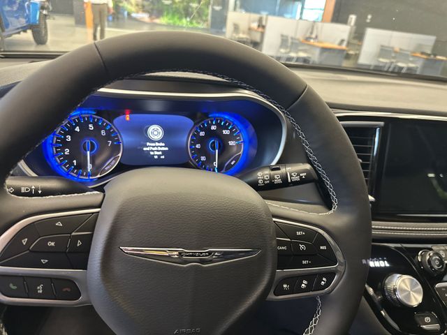 2026 Chrysler Pacifica Select - Photo 14