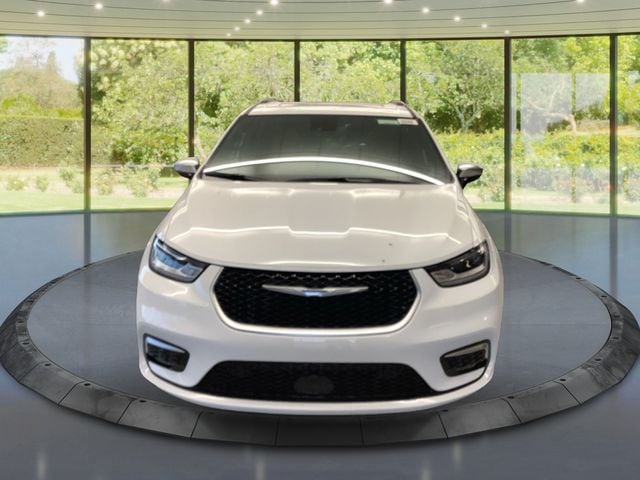 2026 Chrysler Pacifica Pinnacle - Photo 9