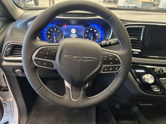 2026 Chrysler Pacifica Select - Photo 15