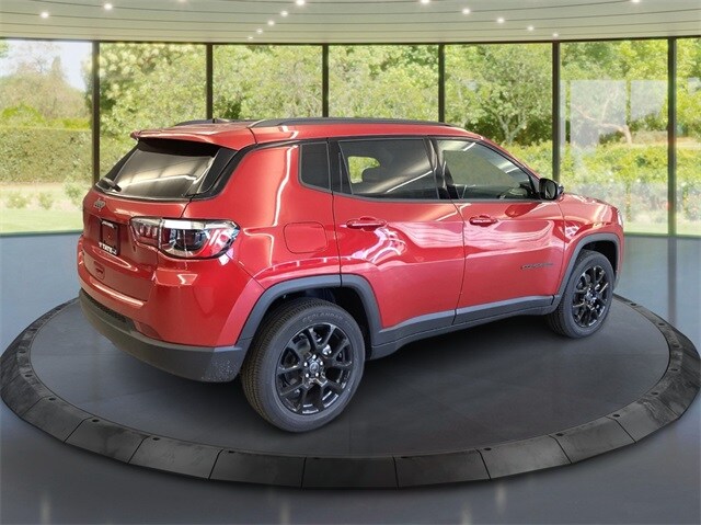2026 Jeep Compass Latitude Altitude photo 3