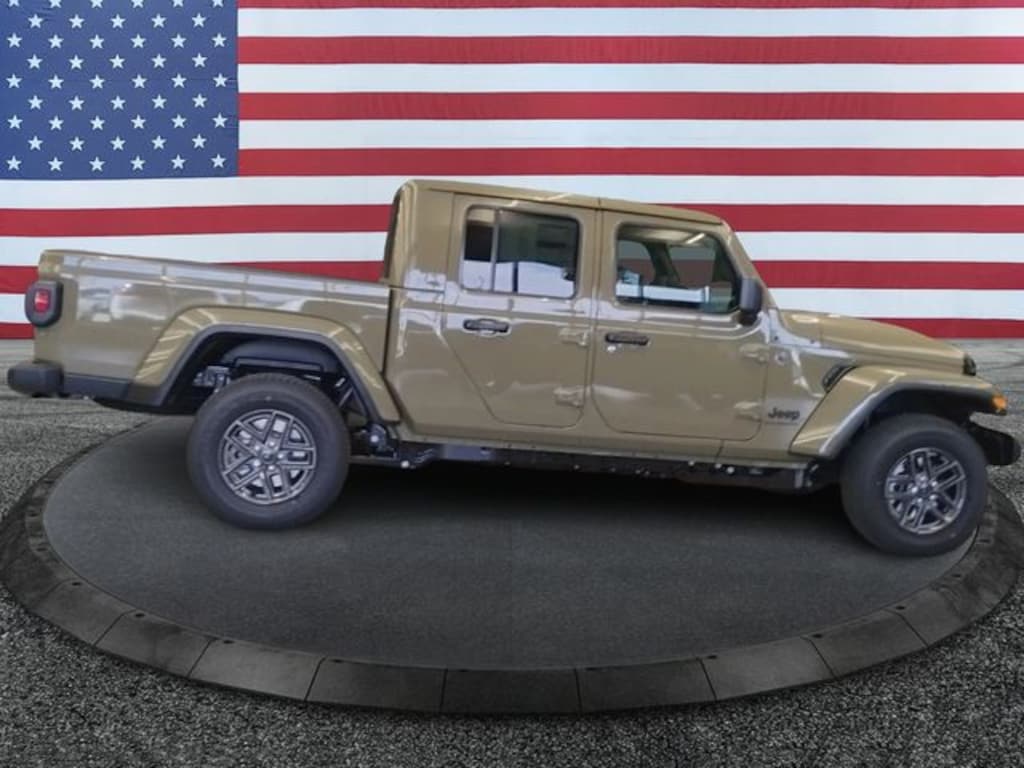 New 2026 Jeep Gladiator Sport S Pickup