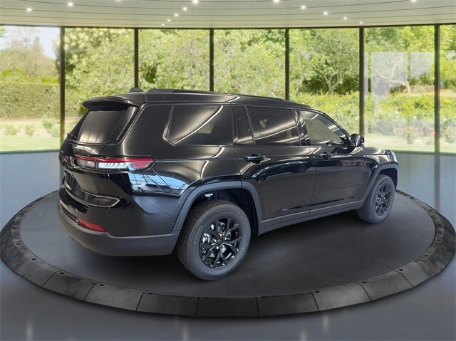 2025 Jeep Grand Cherokee Altitude X photo 3