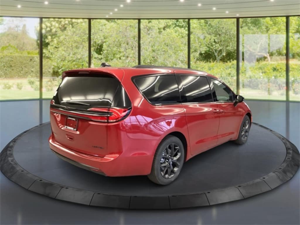 New 2026 Chrysler Pacifica Limited Passenger Van