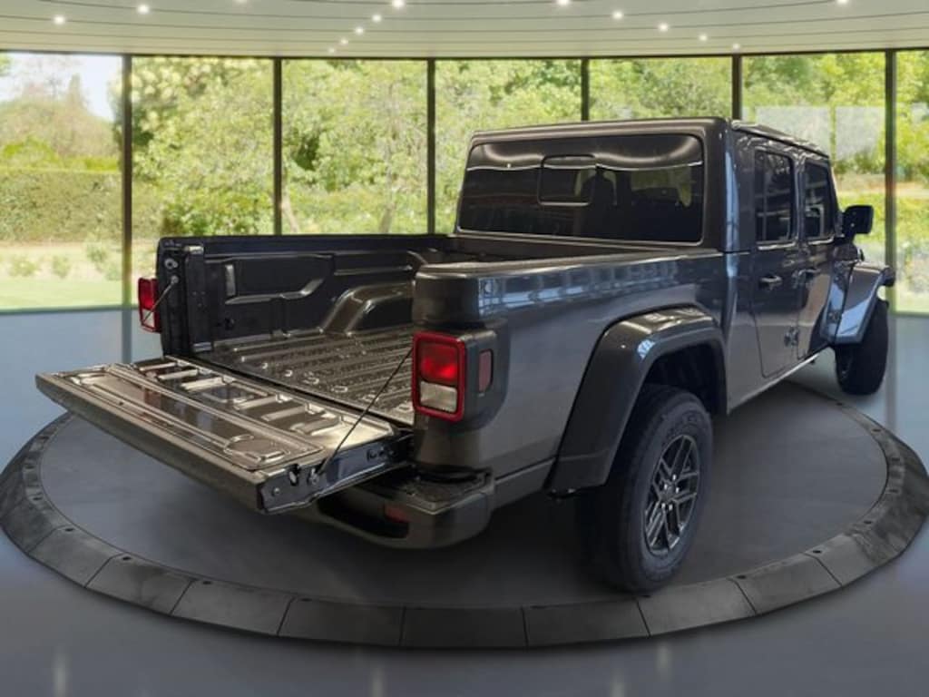 New 2025 Jeep Gladiator Sport S Pickup