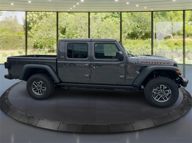 2025 Jeep Gladiator Mojave photo 2