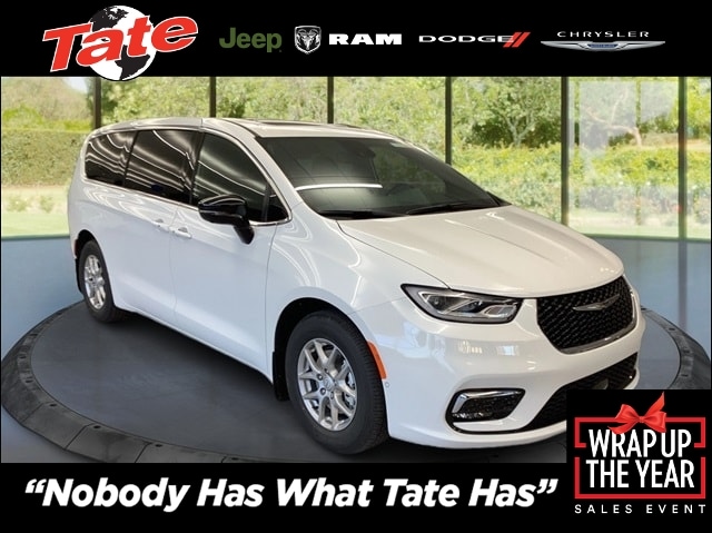 2026 Chrysler Pacifica Select's photo