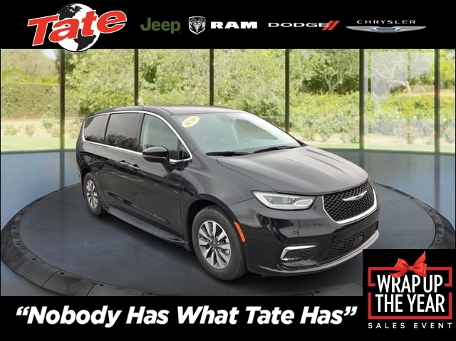 2023 Chrysler Pacifica Hybrid Touring L's photo