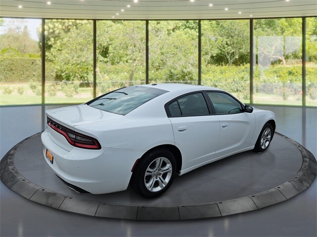 2022 Dodge Charger SXT photo 3