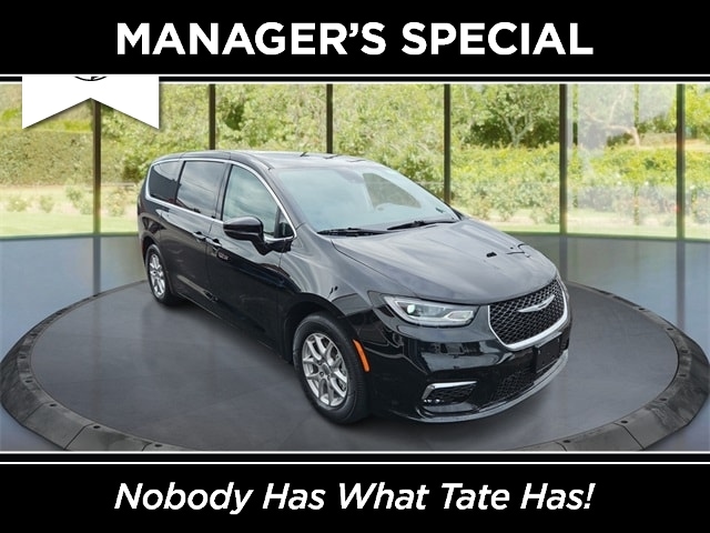 2024 Chrysler Pacifica Touring L's photo