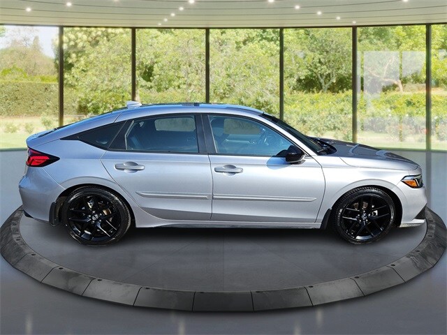 2022 Honda Civic Sport Hatchback photo 2