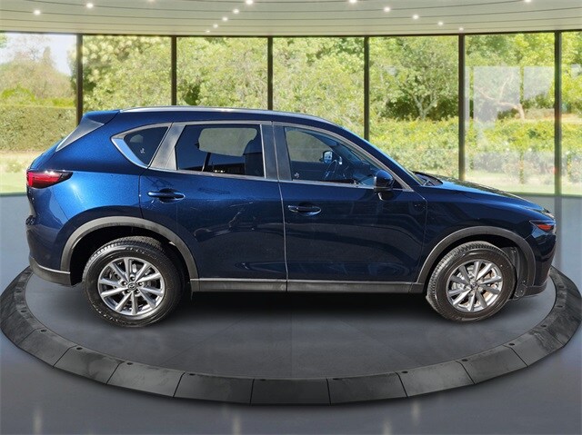 2022 Mazda CX-5 2.5 S Preferred photo 2
