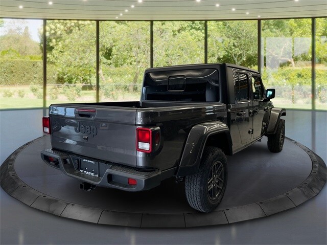 2025 Jeep Gladiator Sport S photo 3