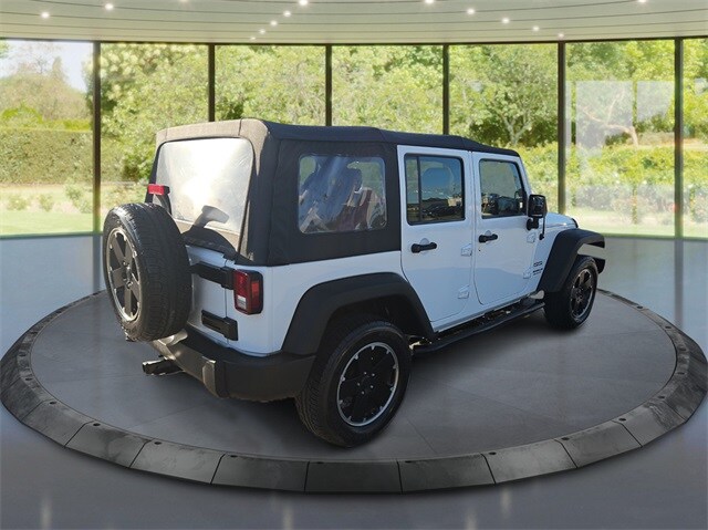 2015 Jeep Wrangler Unlimited Sport photo 2