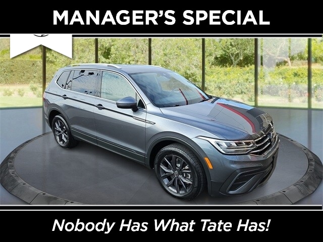 2022 Volkswagen Tiguan SE's photo