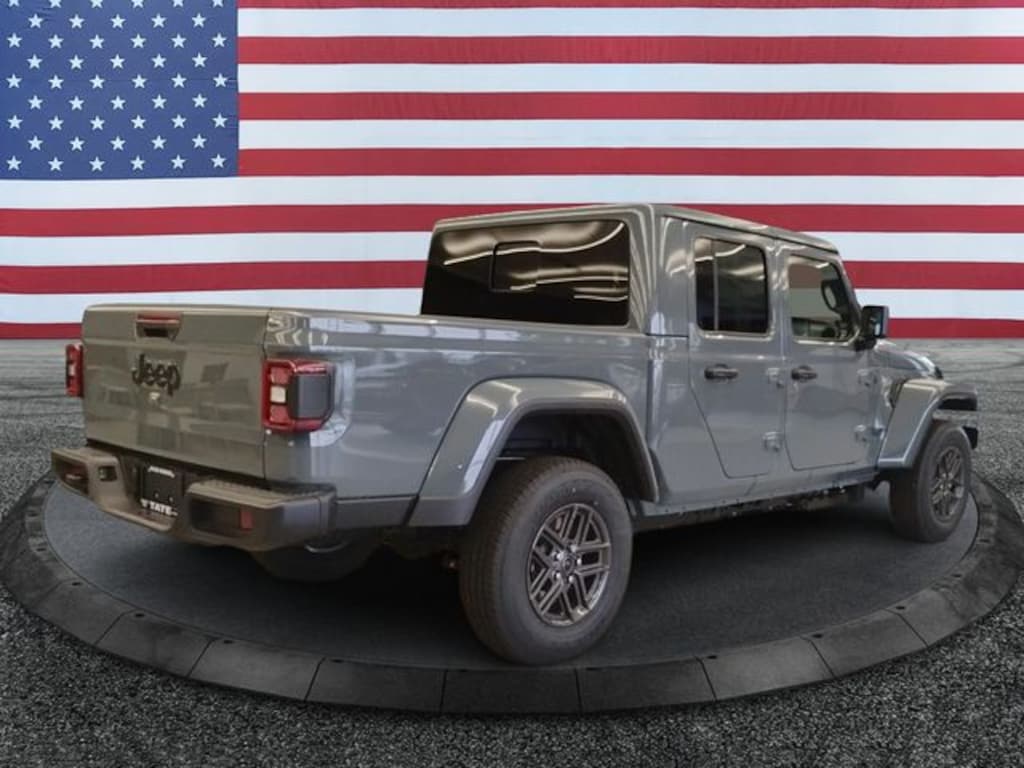 New 2026 Jeep Gladiator Sport S Pickup