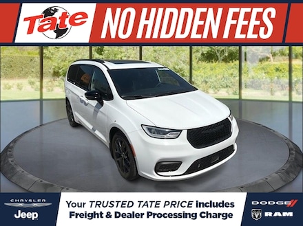 2023 Chrysler Pacifica Limited Passenger Van