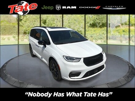 2023 Chrysler Pacifica Limited Passenger Van