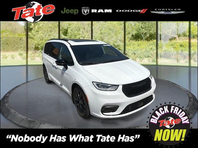 2023 Chrysler Pacifica Limited's photo