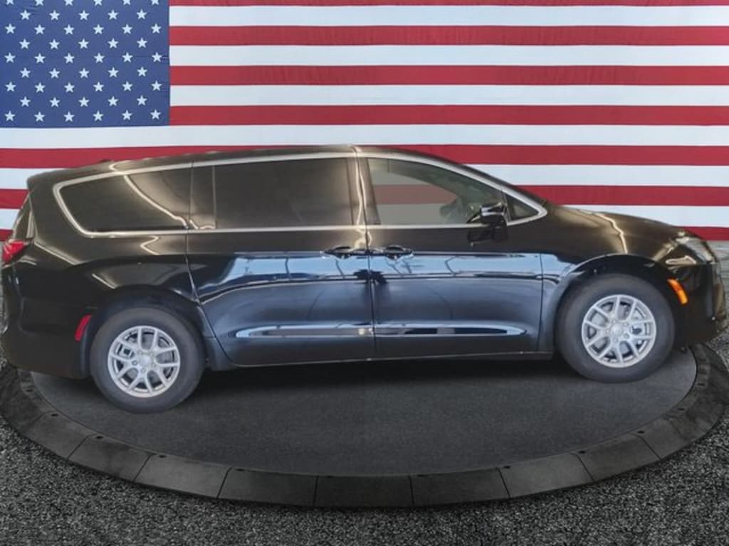 New 2027 Chrysler Pacifica Select Passenger Van