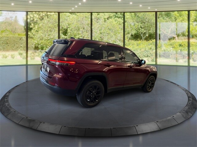 2025 Jeep Grand Cherokee Altitude X photo 2