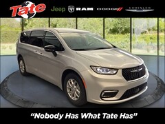 2026 Chrysler Pacifica Select Passenger Van