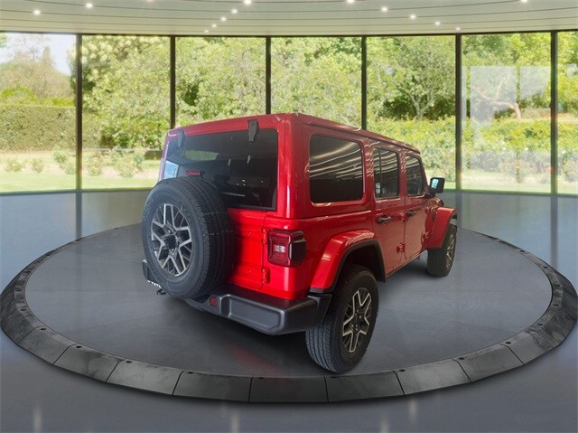 2025 Jeep Wrangler Sahara photo 3
